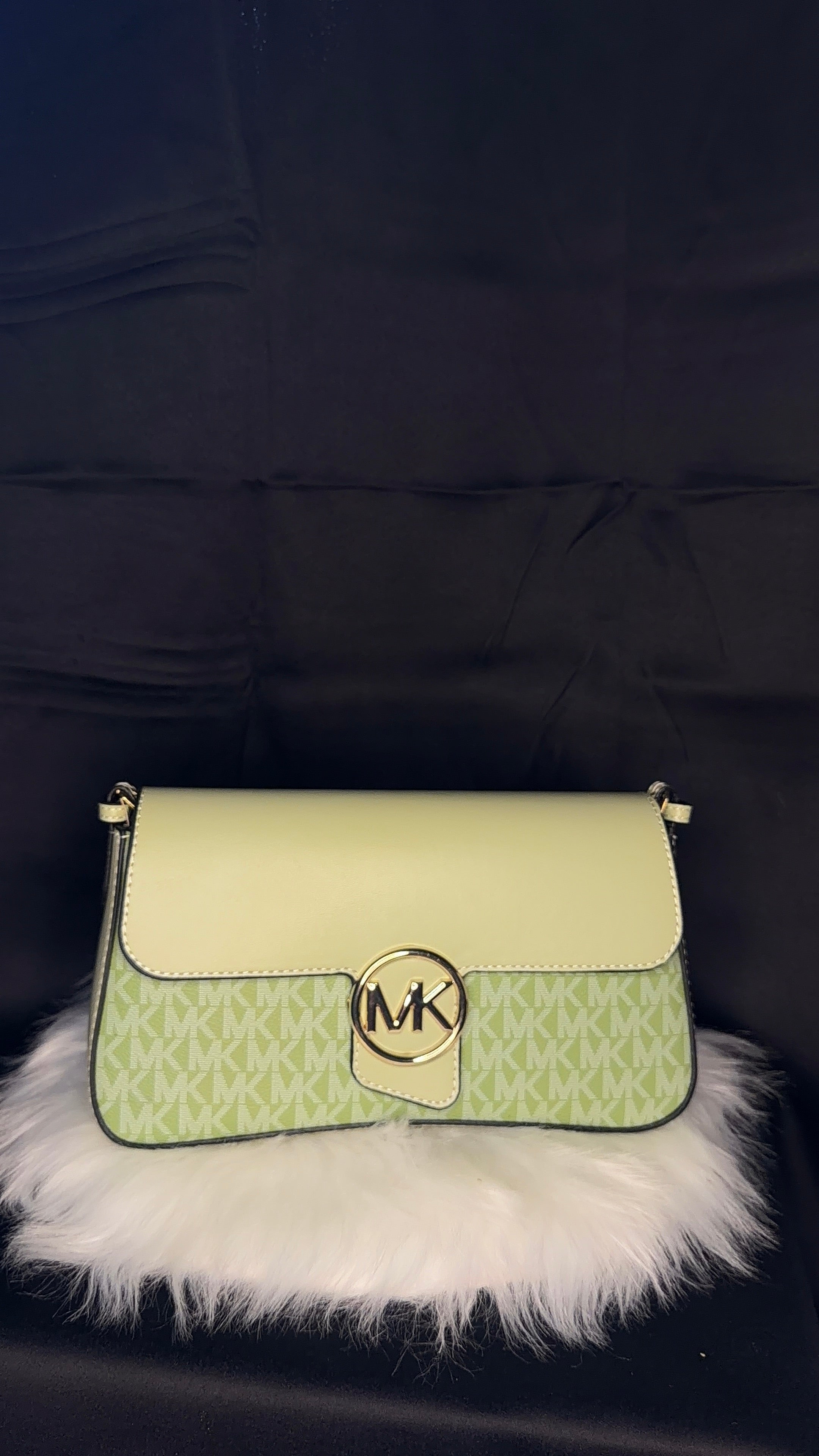 Michael Kors Greenwich Shoulder Bag - Green