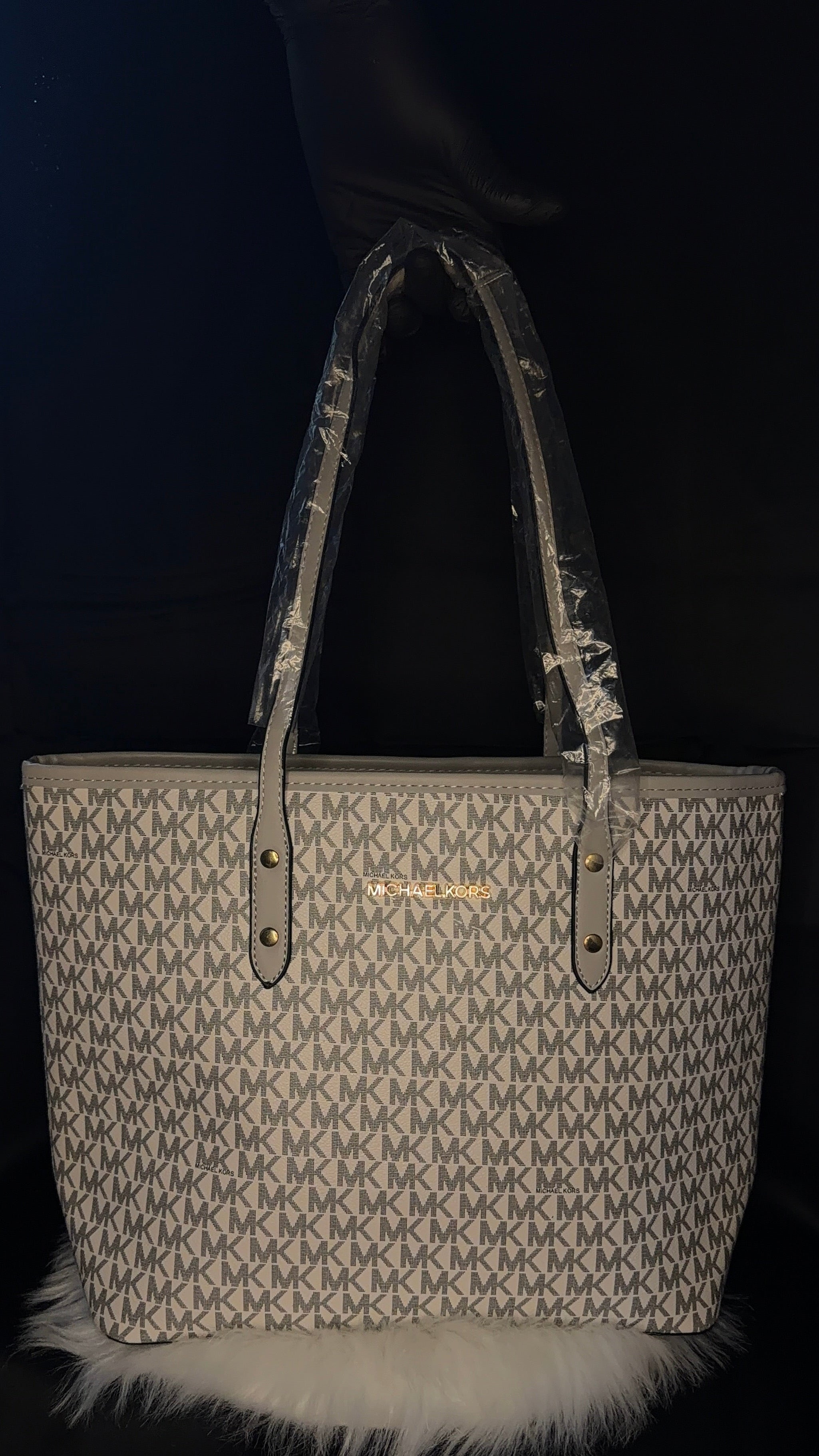Michael Kors Charlotte Large Top-Zip Tote (Black)