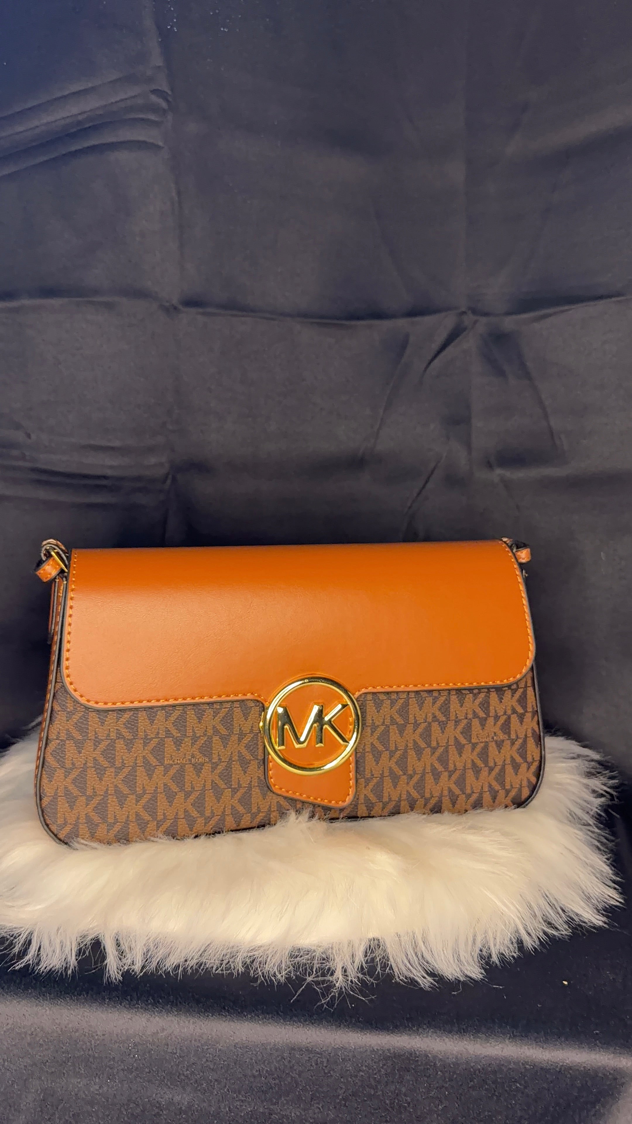 Michael Kors Greenwich Shoulder Bag - Brown